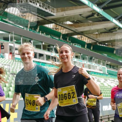13.09.2026 - 21. swb-Marathon Bremen Michael Burmester http://msf.ph/oto/10478125 13.09.2026 10:40:15 Laufen im Stadion 10135, 10138, 10139, 10155, 10156, 10169, 10204, 10213, 10217, 10229, 10234, 10238, 10279, 10280, 10299, 10313, 10314, 10321, 10354, 10360, 10363, 10364, 10378, 10386, 10404, 10406, 10417, 10424, 10435, 10455, 10457, 10469, 10483, 10484, 10493, 10501, 10505, 10510, 10511, 10545, 10556, 10570, 10576, 10580, 10582, 10586, 10595, 10599, 10609, 10611, 10616, 10619, 10630, 10653, 10660, 10662, 10664, 10686, 10694, 10696, 10712, 10737, 10743, 10751, 10766 meine-sportfotos.de