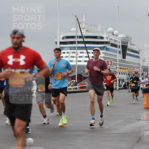 13.09.2026 - Kiel Lauf Andreas Tolksdorf http://msf.ph/oto/10478129 13.09.2026 11:51:12 Kiellinie 4, 6700, 3313, 3, 1 meine-sportfotos.de