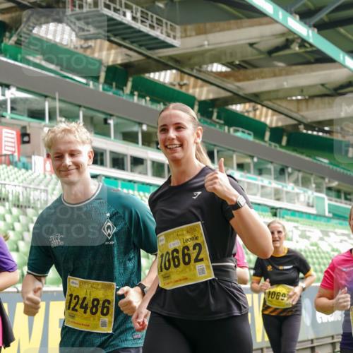 13.09.2026 - 21. swb-Marathon Bremen Michael Burmester http://msf.ph/oto/10478132 13.09.2026 10:40:15 Laufen im Stadion 10135, 10138, 10139, 10155, 10156, 10169, 10204, 10213, 10217, 10229, 10234, 10238, 10279, 10280, 10299, 10313, 10314, 10321, 10354, 10360, 10363, 10364, 10378, 10386, 10404, 10406, 10417, 10424, 10435, 10455, 10457, 10469, 10483, 10484, 10493, 10501, 10505, 10510, 10511, 10545, 10556, 10570, 10576, 10580, 10582, 10586, 10595, 10599, 10609, 10611, 10616, 10619, 10630, 10653, 10660, 10662, 10664, 10686, 10694, 10696, 10712, 10737, 10743, 10751, 10766 meine-sportfotos.de