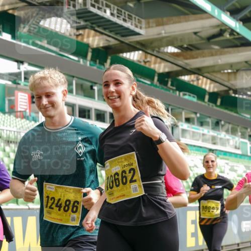 13.09.2026 - 21. swb-Marathon Bremen Michael Burmester http://msf.ph/oto/10478141 13.09.2026 10:40:15 Laufen im Stadion 10135, 10138, 10139, 10155, 10156, 10169, 10204, 10213, 10217, 10229, 10234, 10238, 10279, 10280, 10299, 10313, 10314, 10321, 10354, 10360, 10363, 10364, 10378, 10386, 10404, 10406, 10417, 10424, 10435, 10455, 10457, 10469, 10483, 10484, 10493, 10501, 10505, 10510, 10511, 10545, 10556, 10570, 10576, 10580, 10582, 10586, 10595, 10599, 10609, 10611, 10616, 10619, 10630, 10653, 10660, 10662, 10664, 10686, 10694, 10696, 10712, 10737, 10743, 10751, 10766 meine-sportfotos.de