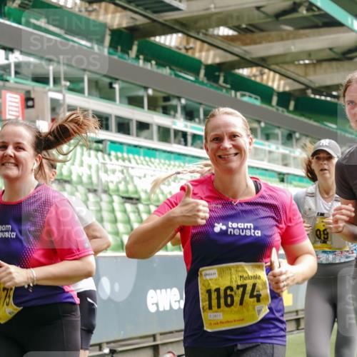 13.09.2026 - 21. swb-Marathon Bremen Michael Burmester http://msf.ph/oto/10478171 13.09.2026 10:40:16 Laufen im Stadion 10135, 10138, 10139, 10155, 10156, 10169, 10204, 10213, 10217, 10229, 10234, 10238, 10279, 10280, 10299, 10313, 10314, 10321, 10354, 10360, 10363, 10364, 10378, 10386, 10404, 10406, 10417, 10424, 10435, 10455, 10457, 10469, 10483, 10484, 10493, 10501, 10505, 10510, 10511, 10545, 10556, 10570, 10576, 10580, 10582, 10586, 10595, 10599, 10609, 10611, 10616, 10619, 10630, 10653, 10660, 10662, 10664, 10686, 10694, 10696, 10712, 10737, 10743, 10751, 10766 meine-sportfotos.de