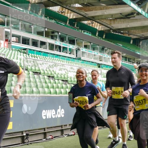 13.09.2026 - 21. swb-Marathon Bremen Michael Burmester http://msf.ph/oto/10478230 13.09.2026 10:40:18 Laufen im Stadion 10135, 10138, 10139, 10155, 10156, 10169, 10204, 10213, 10217, 10229, 10234, 10238, 10279, 10280, 10299, 10313, 10314, 10321, 10354, 10360, 10363, 10364, 10378, 10386, 10404, 10406, 10417, 10424, 10435, 10455, 10457, 10469, 10483, 10484, 10493, 10501, 10505, 10510, 10511, 10545, 10556, 10570, 10576, 10580, 10582, 10586, 10595, 10599, 10609, 10611, 10616, 10619, 10630, 10653, 10660, 10662, 10664, 10686, 10694, 10696, 10706, 10712, 10737, 10743, 10751, 10766 meine-sportfotos.de