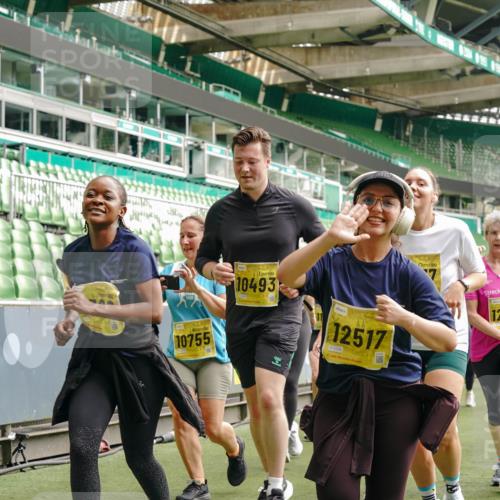 13.09.2026 - 21. swb-Marathon Bremen Michael Burmester http://msf.ph/oto/10478240 13.09.2026 10:40:18 Laufen im Stadion 10135, 10138, 10139, 10155, 10156, 10169, 10204, 10213, 10217, 10229, 10234, 10238, 10279, 10280, 10299, 10313, 10314, 10321, 10354, 10360, 10363, 10364, 10378, 10386, 10404, 10406, 10417, 10424, 10435, 10455, 10457, 10469, 10483, 10484, 10493, 10501, 10505, 10510, 10511, 10545, 10556, 10570, 10576, 10580, 10582, 10586, 10595, 10599, 10609, 10611, 10616, 10619, 10630, 10653, 10660, 10662, 10664, 10686, 10694, 10696, 10706, 10712, 10737, 10743, 10751, 10766 meine-sportfotos.de