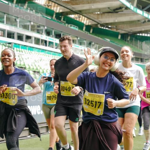 13.09.2026 - 21. swb-Marathon Bremen Michael Burmester http://msf.ph/oto/10478267 13.09.2026 10:40:19 Laufen im Stadion 10135, 10138, 10139, 10155, 10156, 10169, 10204, 10213, 10217, 10229, 10234, 10238, 10279, 10280, 10299, 10313, 10314, 10321, 10354, 10360, 10363, 10364, 10378, 10386, 10404, 10406, 10417, 10424, 10435, 10455, 10457, 10469, 10483, 10484, 10493, 10501, 10505, 10510, 10511, 10545, 10556, 10570, 10576, 10580, 10582, 10586, 10595, 10599, 10609, 10611, 10616, 10619, 10630, 10653, 10660, 10662, 10664, 10686, 10694, 10696, 10706, 10712, 10737, 10743, 10751, 10766 meine-sportfotos.de