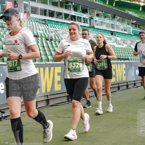 13.09.2026 - 21. swb-Marathon Bremen Michael Burmester http://msf.ph/oto/10478329 13.09.2026 13:17:53 Laufen im Stadion 134, 153, 267, 271, 311, 404, 449, 546, 588, 732, 753, 837, 990, 1057, 1424, 1425, 1539, 1790, 1813, 1825, 1844, 1868, 1987, 2056, 2067, 2096, 2123, 2137, 2259, 2294, 2357, 2358, 2363, 2381, 2389, 2419, 2453, 2532, 2550, 2562, 2586, 2601, 2614, 2647, 2655, 2797, 2821, 2849, 2857, 2879, 2880, 2893, 2984, 2996, 2999, 3096, 3100, 3104, 3146, 3180, 3195, 3210, 3213, 3314, 3337, 3366, 3421, 3431, 3476, 3479, 3501, 3506, 3537, 3548, 3633, 3654, 3740, 3879, 4478 meine-sportfotos.de