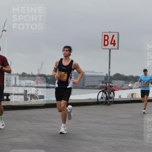 13.09.2026 - Kiel Lauf Andreas Tolksdorf http://msf.ph/oto/10478330 13.09.2026 11:51:39 Kiellinie 9318, 2228, 4, 11812 meine-sportfotos.de