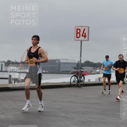 13.09.2026 - Kiel Lauf Andreas Tolksdorf http://msf.ph/oto/10478335 13.09.2026 11:51:39 Kiellinie 9318, 2226, 4, 11812 meine-sportfotos.de
