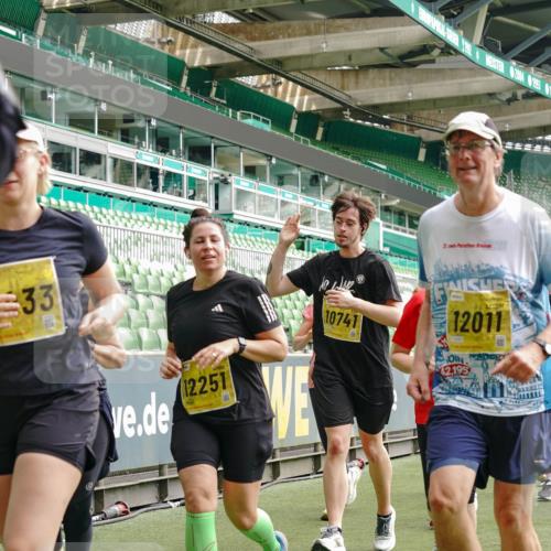 13.09.2026 - 21. swb-Marathon Bremen Michael Burmester http://msf.ph/oto/10478352 13.09.2026 10:40:22 Laufen im Stadion 10135, 10138, 10139, 10155, 10156, 10169, 10204, 10213, 10217, 10229, 10234, 10238, 10279, 10280, 10299, 10313, 10314, 10321, 10354, 10360, 10363, 10364, 10378, 10386, 10404, 10406, 10417, 10424, 10435, 10455, 10457, 10469, 10483, 10484, 10493, 10501, 10505, 10510, 10511, 10545, 10556, 10570, 10576, 10580, 10582, 10586, 10599, 10609, 10611, 10616, 10619, 10653, 10660, 10662, 10664, 10686, 10694, 10696, 10706, 10712, 10737, 10743, 10751, 10766, 10768 meine-sportfotos.de