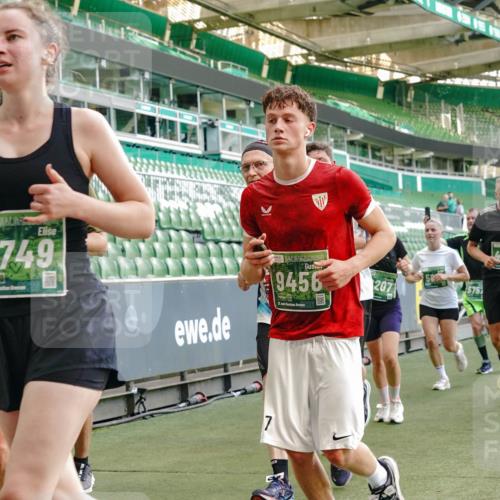13.09.2026 - 21. swb-Marathon Bremen Michael Burmester http://msf.ph/oto/10478363 13.09.2026 13:17:54 Laufen im Stadion 134, 153, 267, 271, 311, 404, 449, 546, 588, 732, 753, 837, 990, 1057, 1424, 1425, 1539, 1790, 1813, 1825, 1844, 1868, 1987, 2056, 2067, 2096, 2123, 2137, 2259, 2294, 2357, 2358, 2381, 2389, 2419, 2453, 2532, 2550, 2562, 2586, 2601, 2614, 2647, 2655, 2797, 2821, 2849, 2857, 2879, 2880, 2893, 2984, 2996, 2999, 3096, 3100, 3104, 3146, 3180, 3195, 3210, 3213, 3314, 3337, 3366, 3421, 3431, 3476, 3479, 3501, 3506, 3537, 3548, 3633, 3654, 3740, 3879, 4478 meine-sportfotos.de