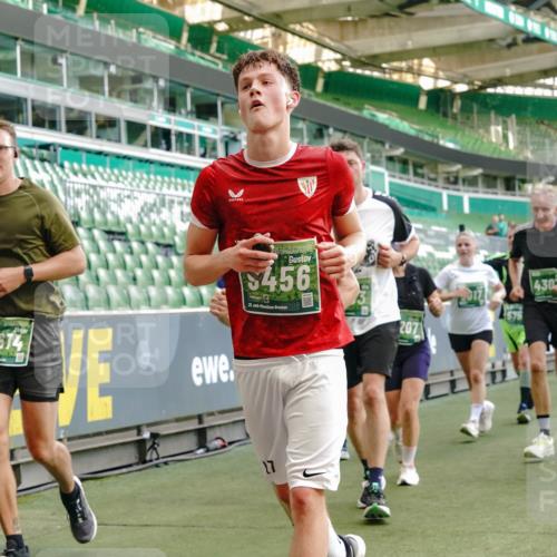 13.09.2026 - 21. swb-Marathon Bremen Michael Burmester http://msf.ph/oto/10478382 13.09.2026 13:17:55 Laufen im Stadion 134, 153, 267, 271, 311, 404, 449, 546, 588, 732, 753, 837, 990, 1057, 1424, 1425, 1539, 1790, 1813, 1825, 1844, 1868, 1987, 2056, 2067, 2096, 2123, 2137, 2259, 2294, 2357, 2358, 2381, 2389, 2419, 2453, 2532, 2550, 2562, 2586, 2601, 2614, 2647, 2655, 2797, 2821, 2849, 2857, 2879, 2880, 2893, 2984, 2996, 2999, 3096, 3100, 3104, 3146, 3180, 3195, 3210, 3213, 3314, 3337, 3366, 3421, 3431, 3476, 3479, 3501, 3506, 3537, 3548, 3633, 3654, 3740, 3879, 4478 meine-sportfotos.de