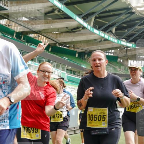 13.09.2026 - 21. swb-Marathon Bremen Michael Burmester http://msf.ph/oto/10478394 13.09.2026 10:40:24 Laufen im Stadion 10135, 10138, 10139, 10155, 10156, 10169, 10204, 10213, 10217, 10229, 10234, 10238, 10279, 10280, 10299, 10313, 10314, 10321, 10354, 10360, 10363, 10364, 10378, 10386, 10404, 10406, 10417, 10419, 10424, 10435, 10455, 10457, 10469, 10483, 10484, 10493, 10501, 10505, 10510, 10511, 10545, 10556, 10570, 10576, 10580, 10582, 10586, 10599, 10609, 10611, 10616, 10619, 10653, 10660, 10662, 10664, 10686, 10694, 10696, 10706, 10712, 10737, 10743, 10751, 10766, 10768 meine-sportfotos.de