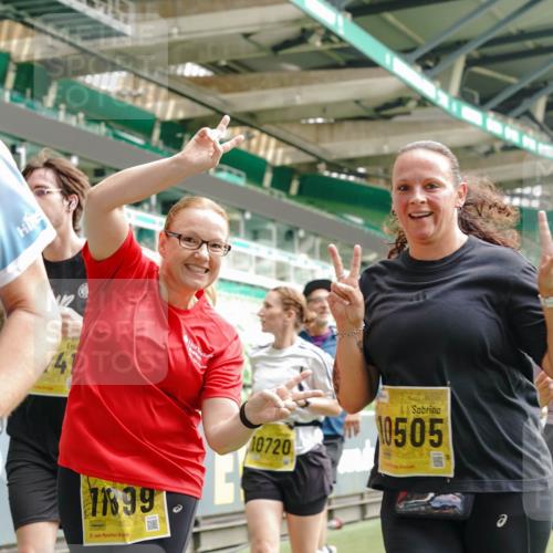 13.09.2026 - 21. swb-Marathon Bremen Michael Burmester http://msf.ph/oto/10478418 13.09.2026 10:40:24 Laufen im Stadion 10135, 10138, 10139, 10155, 10156, 10169, 10204, 10213, 10217, 10229, 10234, 10238, 10279, 10280, 10299, 10313, 10314, 10321, 10354, 10360, 10363, 10364, 10378, 10386, 10404, 10406, 10417, 10419, 10424, 10435, 10455, 10457, 10469, 10483, 10484, 10493, 10501, 10505, 10510, 10511, 10545, 10556, 10570, 10576, 10580, 10582, 10586, 10599, 10609, 10611, 10616, 10619, 10653, 10660, 10662, 10664, 10686, 10694, 10696, 10706, 10712, 10737, 10743, 10751, 10766, 10768 meine-sportfotos.de