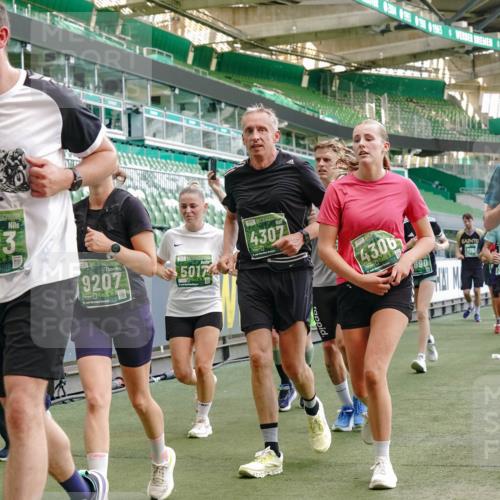 13.09.2026 - 21. swb-Marathon Bremen Michael Burmester http://msf.ph/oto/10478437 13.09.2026 13:17:56 Laufen im Stadion 134, 153, 267, 271, 311, 404, 449, 486, 546, 588, 732, 753, 837, 990, 1057, 1424, 1425, 1790, 1813, 1825, 1844, 1868, 1987, 2056, 2067, 2096, 2123, 2137, 2259, 2294, 2357, 2358, 2381, 2389, 2419, 2453, 2532, 2550, 2562, 2586, 2601, 2614, 2647, 2655, 2797, 2821, 2849, 2857, 2879, 2880, 2893, 2984, 2996, 2999, 3096, 3100, 3104, 3146, 3180, 3195, 3210, 3213, 3314, 3337, 3366, 3421, 3431, 3476, 3479, 3501, 3506, 3537, 3548, 3633, 3654, 3740, 3879, 4478 meine-sportfotos.de