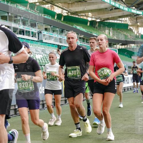 13.09.2026 - 21. swb-Marathon Bremen Michael Burmester http://msf.ph/oto/10478449 13.09.2026 13:17:56 Laufen im Stadion 134, 153, 267, 271, 311, 404, 449, 486, 546, 588, 732, 753, 837, 990, 1057, 1424, 1425, 1790, 1813, 1825, 1844, 1868, 1987, 2056, 2067, 2096, 2123, 2137, 2259, 2294, 2357, 2358, 2381, 2389, 2419, 2453, 2532, 2550, 2562, 2586, 2601, 2614, 2647, 2655, 2797, 2821, 2849, 2857, 2879, 2880, 2893, 2984, 2996, 2999, 3096, 3100, 3104, 3146, 3180, 3195, 3210, 3213, 3314, 3337, 3366, 3421, 3431, 3476, 3479, 3501, 3506, 3537, 3548, 3633, 3654, 3740, 3879, 4478 meine-sportfotos.de