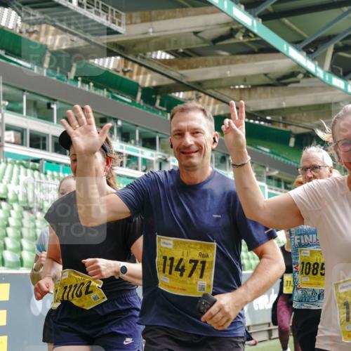 13.09.2026 - 21. swb-Marathon Bremen Michael Burmester http://msf.ph/oto/10478454 13.09.2026 10:40:26 Laufen im Stadion 10135, 10138, 10139, 10155, 10156, 10169, 10204, 10213, 10217, 10229, 10234, 10279, 10280, 10299, 10313, 10314, 10321, 10354, 10360, 10363, 10364, 10378, 10386, 10404, 10406, 10417, 10419, 10424, 10435, 10455, 10483, 10484, 10493, 10501, 10505, 10510, 10511, 10545, 10556, 10570, 10576, 10580, 10582, 10586, 10599, 10609, 10611, 10616, 10619, 10644, 10653, 10660, 10662, 10664, 10686, 10694, 10696, 10706, 10712, 10737, 10743, 10751, 10766, 10768 meine-sportfotos.de
