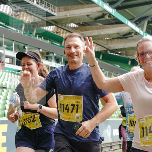 13.09.2026 - 21. swb-Marathon Bremen Michael Burmester http://msf.ph/oto/10478462 13.09.2026 10:40:26 Laufen im Stadion 10135, 10138, 10139, 10155, 10156, 10169, 10204, 10213, 10217, 10229, 10234, 10279, 10280, 10299, 10313, 10314, 10321, 10354, 10360, 10363, 10364, 10378, 10386, 10404, 10406, 10417, 10419, 10424, 10435, 10455, 10483, 10484, 10493, 10501, 10505, 10510, 10511, 10545, 10556, 10570, 10576, 10580, 10582, 10586, 10599, 10609, 10611, 10616, 10619, 10644, 10653, 10660, 10662, 10664, 10686, 10694, 10696, 10706, 10712, 10737, 10743, 10751, 10766, 10768 meine-sportfotos.de