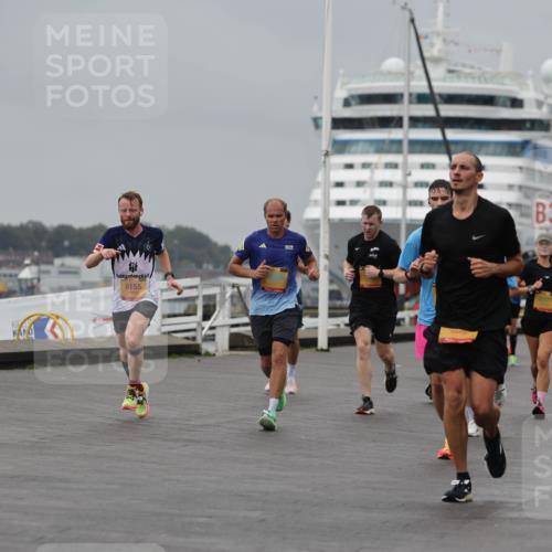 13.09.2026 - Kiel Lauf Andreas Tolksdorf http://msf.ph/oto/10478488 13.09.2026 11:51:52 Kiellinie 4, 3, 6155, 5301, 8980, 2012 meine-sportfotos.de