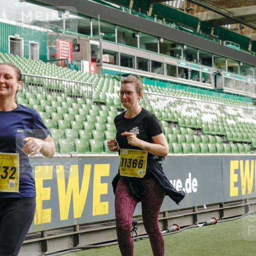 13.09.2026 - 21. swb-Marathon Bremen Michael Burmester http://msf.ph/oto/10478530 13.09.2026 10:40:28 Laufen im Stadion 10135, 10138, 10139, 10155, 10156, 10169, 10204, 10213, 10217, 10229, 10234, 10279, 10280, 10299, 10313, 10314, 10321, 10354, 10363, 10364, 10378, 10386, 10399, 10404, 10406, 10417, 10419, 10424, 10435, 10455, 10483, 10484, 10493, 10501, 10505, 10510, 10511, 10527, 10545, 10556, 10570, 10576, 10580, 10582, 10586, 10599, 10609, 10611, 10616, 10619, 10644, 10653, 10660, 10662, 10664, 10686, 10694, 10696, 10706, 10712, 10737, 10743, 10751, 10766, 10768 meine-sportfotos.de