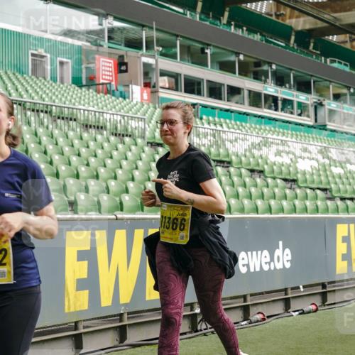 13.09.2026 - 21. swb-Marathon Bremen Michael Burmester http://msf.ph/oto/10478538 13.09.2026 10:40:29 Laufen im Stadion 10135, 10138, 10139, 10155, 10156, 10169, 10204, 10213, 10217, 10229, 10234, 10279, 10280, 10299, 10313, 10314, 10321, 10354, 10363, 10364, 10378, 10386, 10399, 10406, 10414, 10417, 10419, 10424, 10435, 10455, 10483, 10484, 10493, 10501, 10505, 10510, 10511, 10527, 10545, 10556, 10570, 10576, 10580, 10582, 10586, 10599, 10609, 10611, 10616, 10619, 10644, 10653, 10660, 10662, 10664, 10686, 10694, 10696, 10706, 10712, 10737, 10743, 10751, 10766, 10768 meine-sportfotos.de