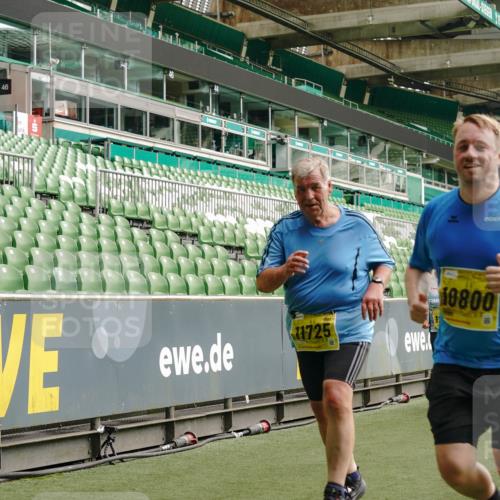 13.09.2026 - 21. swb-Marathon Bremen Michael Burmester http://msf.ph/oto/10478547 13.09.2026 10:40:30 Laufen im Stadion 10135, 10138, 10139, 10155, 10156, 10169, 10204, 10213, 10217, 10229, 10234, 10279, 10280, 10299, 10313, 10314, 10321, 10354, 10363, 10364, 10378, 10386, 10399, 10406, 10414, 10417, 10419, 10424, 10435, 10455, 10483, 10484, 10493, 10501, 10505, 10510, 10511, 10527, 10545, 10556, 10570, 10576, 10580, 10582, 10586, 10599, 10609, 10611, 10616, 10619, 10644, 10653, 10660, 10662, 10664, 10686, 10694, 10696, 10706, 10712, 10737, 10743, 10751, 10766, 10768, 10804 meine-sportfotos.de