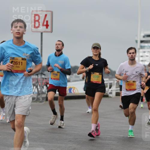 13.09.2026 - Kiel Lauf Andreas Tolksdorf http://msf.ph/oto/10478577 13.09.2026 11:51:58 Kiellinie 805, 39, 2611, 4, 39, 3596, 5301, 1, 39, 8980, 2012 meine-sportfotos.de