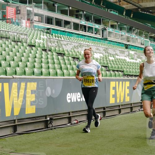 13.09.2026 - 21. swb-Marathon Bremen Michael Burmester http://msf.ph/oto/10478595 13.09.2026 10:40:32 Laufen im Stadion 10135, 10138, 10139, 10155, 10156, 10163, 10169, 10213, 10217, 10229, 10234, 10247, 10279, 10280, 10299, 10313, 10314, 10321, 10354, 10378, 10386, 10399, 10406, 10414, 10417, 10419, 10424, 10435, 10455, 10483, 10484, 10493, 10501, 10505, 10510, 10511, 10527, 10545, 10556, 10570, 10576, 10580, 10582, 10586, 10599, 10609, 10611, 10616, 10619, 10644, 10653, 10660, 10662, 10664, 10694, 10696, 10706, 10712, 10737, 10743, 10751, 10766, 10768, 10804, 11043, 11048 meine-sportfotos.de