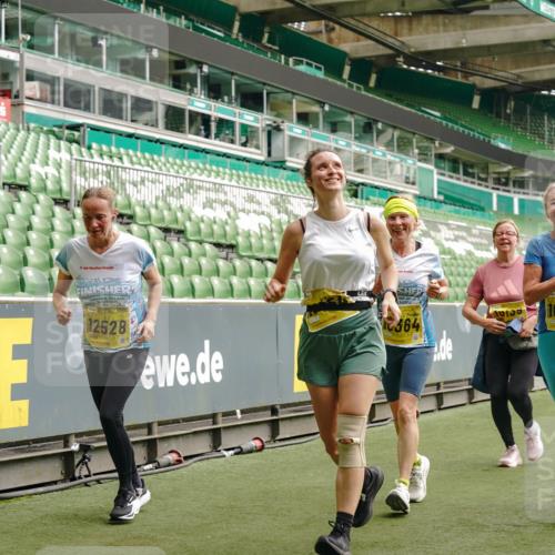 13.09.2026 - 21. swb-Marathon Bremen Michael Burmester http://msf.ph/oto/10478609 13.09.2026 10:40:32 Laufen im Stadion 10135, 10138, 10139, 10155, 10156, 10163, 10169, 10213, 10217, 10229, 10234, 10247, 10279, 10280, 10299, 10313, 10314, 10321, 10354, 10378, 10386, 10399, 10406, 10414, 10417, 10419, 10424, 10435, 10455, 10483, 10484, 10493, 10501, 10505, 10510, 10511, 10527, 10545, 10556, 10570, 10576, 10580, 10582, 10586, 10599, 10609, 10611, 10616, 10619, 10644, 10653, 10660, 10662, 10664, 10694, 10696, 10706, 10712, 10737, 10743, 10751, 10766, 10768, 10804, 11043, 11048 meine-sportfotos.de