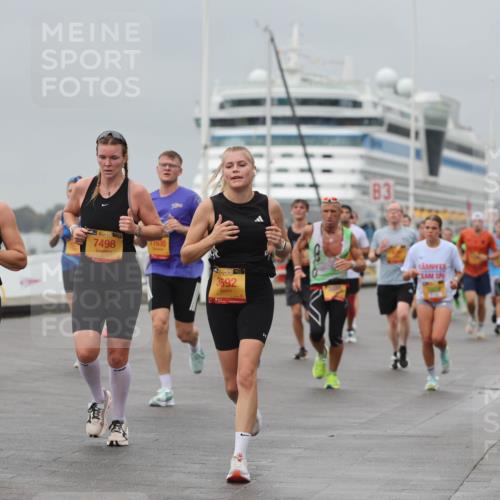 13.09.2026 - Kiel Lauf Andreas Tolksdorf http://msf.ph/oto/10478638 13.09.2026 11:52:01 Kiellinie 4, 38, 7498, 11630, 48, 3692, 83 meine-sportfotos.de