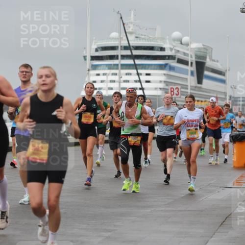 13.09.2026 - Kiel Lauf Andreas Tolksdorf http://msf.ph/oto/10478652 13.09.2026 11:52:01 Kiellinie 7498, 92, 8659, 3685, 630, 3, 7804 meine-sportfotos.de