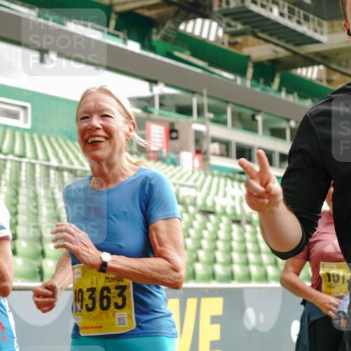 13.09.2026 - 21. swb-Marathon Bremen Michael Burmester http://msf.ph/oto/10478675 13.09.2026 10:40:35 Laufen im Stadion 10135, 10138, 10139, 10155, 10156, 10163, 10169, 10213, 10217, 10229, 10234, 10247, 10279, 10280, 10299, 10313, 10314, 10321, 10354, 10378, 10386, 10399, 10406, 10414, 10417, 10419, 10424, 10435, 10455, 10483, 10484, 10493, 10501, 10505, 10510, 10511, 10527, 10545, 10556, 10570, 10576, 10580, 10582, 10586, 10599, 10609, 10611, 10616, 10619, 10644, 10653, 10660, 10662, 10664, 10694, 10696, 10706, 10712, 10737, 10743, 10751, 10766, 10768, 10804, 11043, 11048 meine-sportfotos.de
