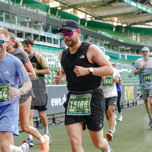 13.09.2026 - 21. swb-Marathon Bremen Michael Burmester http://msf.ph/oto/10478741 13.09.2026 13:18:07 Laufen im Stadion 134, 267, 271, 311, 404, 449, 486, 546, 588, 732, 753, 837, 921, 1057, 1424, 1425, 1431, 1765, 1790, 1813, 1825, 1844, 1868, 1987, 2056, 2067, 2096, 2123, 2137, 2294, 2357, 2358, 2381, 2389, 2419, 2453, 2532, 2550, 2562, 2586, 2601, 2614, 2622, 2647, 2655, 2797, 2821, 2849, 2857, 2879, 2880, 2893, 2944, 2984, 2999, 3096, 3100, 3104, 3146, 3180, 3195, 3210, 3213, 3285, 3287, 3314, 3337, 3366, 3421, 3431, 3476, 3479, 3506, 3537, 3548, 3619, 3633, 3654, 3740, 3879, 4478 meine-sportfotos.de