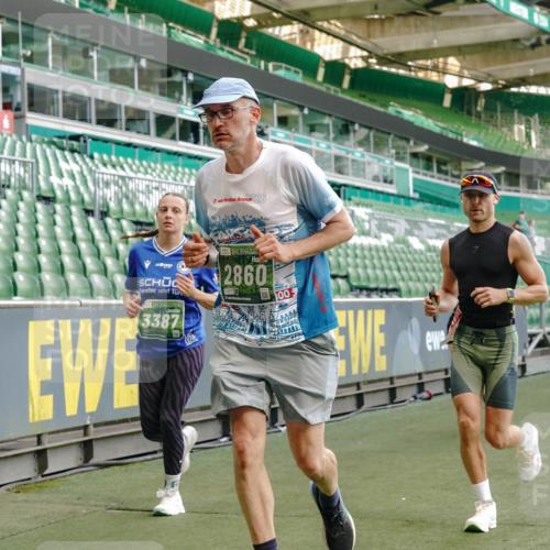 13.09.2026 - 21. swb-Marathon Bremen Michael Burmester http://msf.ph/oto/10478766 13.09.2026 13:18:09 Laufen im Stadion 267, 311, 404, 449, 486, 546, 588, 732, 753, 837, 921, 1057, 1424, 1425, 1431, 1765, 1790, 1813, 1825, 1844, 1868, 1987, 2056, 2067, 2096, 2123, 2137, 2294, 2357, 2358, 2381, 2389, 2419, 2453, 2532, 2550, 2586, 2601, 2614, 2622, 2647, 2655, 2797, 2821, 2849, 2857, 2879, 2880, 2893, 2944, 2984, 2999, 3096, 3100, 3104, 3146, 3180, 3195, 3210, 3213, 3285, 3287, 3314, 3337, 3366, 3421, 3431, 3476, 3479, 3506, 3537, 3548, 3619, 3633, 3654, 3740, 3879, 4478 meine-sportfotos.de