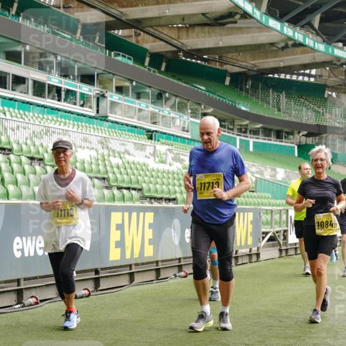 13.09.2026 - 21. swb-Marathon Bremen Michael Burmester http://msf.ph/oto/10478774 13.09.2026 10:40:39 Laufen im Stadion 10135, 10138, 10155, 10156, 10163, 10169, 10213, 10217, 10229, 10234, 10247, 10279, 10280, 10299, 10313, 10314, 10321, 10354, 10386, 10399, 10406, 10414, 10417, 10419, 10424, 10435, 10455, 10483, 10484, 10493, 10501, 10511, 10527, 10545, 10556, 10570, 10576, 10580, 10582, 10586, 10599, 10609, 10611, 10616, 10619, 10644, 10653, 10660, 10662, 10694, 10696, 10706, 10712, 10719, 10737, 10743, 10751, 10766, 10768, 10804, 11043, 11048 meine-sportfotos.de