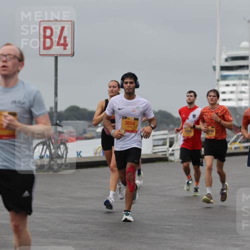 13.09.2026 - Kiel Lauf Andreas Tolksdorf http://msf.ph/oto/10478780 13.09.2026 11:52:07 Kiellinie 97, 4, 3654, 7004, 796, 11794, 3 meine-sportfotos.de
