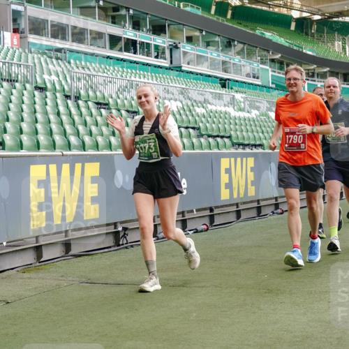 13.09.2026 - 21. swb-Marathon Bremen Michael Burmester http://msf.ph/oto/10478806 13.09.2026 13:18:11 Laufen im Stadion 267, 311, 404, 449, 486, 546, 588, 732, 753, 837, 921, 1057, 1424, 1425, 1431, 1765, 1790, 1813, 1844, 1868, 1987, 2056, 2067, 2096, 2123, 2137, 2224, 2294, 2357, 2358, 2381, 2389, 2419, 2453, 2532, 2550, 2586, 2601, 2614, 2622, 2647, 2655, 2797, 2821, 2849, 2857, 2879, 2880, 2893, 2944, 2984, 2999, 3096, 3100, 3104, 3146, 3180, 3195, 3210, 3213, 3285, 3287, 3314, 3337, 3421, 3431, 3476, 3479, 3506, 3537, 3548, 3619, 3633, 3654, 3740, 3879, 4478 meine-sportfotos.de