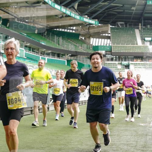 13.09.2026 - 21. swb-Marathon Bremen Michael Burmester http://msf.ph/oto/10478809 13.09.2026 10:40:41 Laufen im Stadion 10138, 10155, 10156, 10163, 10169, 10213, 10217, 10229, 10234, 10247, 10279, 10280, 10299, 10313, 10314, 10321, 10354, 10386, 10399, 10406, 10414, 10417, 10419, 10424, 10435, 10455, 10483, 10484, 10493, 10501, 10527, 10545, 10556, 10570, 10576, 10580, 10582, 10586, 10599, 10611, 10616, 10619, 10644, 10653, 10660, 10694, 10696, 10705, 10706, 10712, 10719, 10737, 10743, 10751, 10766, 10768, 10804, 10859, 11043, 11048 meine-sportfotos.de