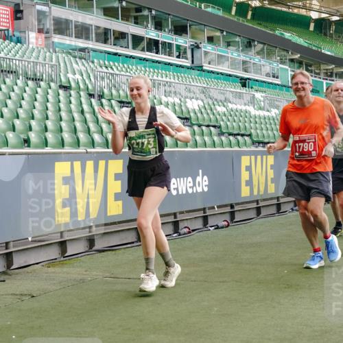 13.09.2026 - 21. swb-Marathon Bremen Michael Burmester http://msf.ph/oto/10478822 13.09.2026 13:18:11 Laufen im Stadion 267, 311, 404, 449, 486, 546, 588, 732, 753, 837, 921, 1057, 1424, 1425, 1431, 1765, 1790, 1813, 1844, 1868, 1987, 2056, 2067, 2096, 2123, 2137, 2224, 2294, 2357, 2358, 2381, 2389, 2419, 2453, 2532, 2550, 2586, 2601, 2614, 2622, 2647, 2655, 2797, 2821, 2849, 2857, 2879, 2880, 2893, 2944, 2984, 2999, 3096, 3100, 3104, 3146, 3180, 3195, 3210, 3213, 3285, 3287, 3314, 3337, 3421, 3431, 3476, 3479, 3506, 3537, 3548, 3619, 3633, 3654, 3740, 3879, 4478 meine-sportfotos.de