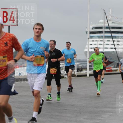 13.09.2026 - Kiel Lauf Andreas Tolksdorf http://msf.ph/oto/10478855 13.09.2026 11:52:10 Kiellinie 4, 700, 11794, 618, 0462, 3 meine-sportfotos.de