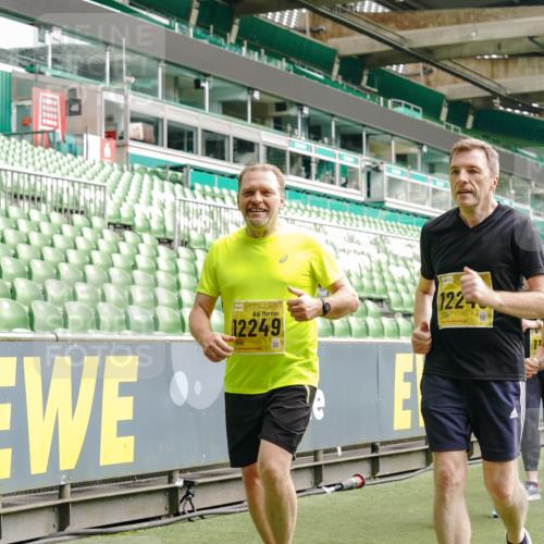 13.09.2026 - 21. swb-Marathon Bremen Michael Burmester http://msf.ph/oto/10478861 13.09.2026 10:40:44 Laufen im Stadion 10138, 10155, 10156, 10163, 10169, 10213, 10217, 10229, 10234, 10247, 10279, 10280, 10299, 10313, 10314, 10321, 10354, 10386, 10399, 10406, 10414, 10417, 10419, 10424, 10435, 10455, 10483, 10484, 10493, 10501, 10527, 10545, 10556, 10570, 10576, 10580, 10582, 10586, 10599, 10611, 10616, 10619, 10644, 10653, 10660, 10694, 10696, 10705, 10706, 10712, 10719, 10722, 10737, 10743, 10751, 10766, 10768, 10804, 10859, 11043, 11048 meine-sportfotos.de