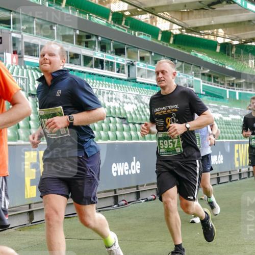 13.09.2026 - 21. swb-Marathon Bremen Michael Burmester http://msf.ph/oto/10478867 13.09.2026 13:18:13 Laufen im Stadion 267, 311, 404, 449, 486, 546, 588, 732, 753, 837, 921, 1057, 1424, 1425, 1431, 1765, 1790, 1813, 1844, 1868, 1987, 2056, 2067, 2096, 2123, 2137, 2224, 2294, 2357, 2358, 2389, 2419, 2453, 2532, 2550, 2586, 2601, 2614, 2622, 2647, 2655, 2786, 2797, 2821, 2849, 2857, 2879, 2880, 2893, 2944, 2984, 2999, 3096, 3100, 3104, 3146, 3180, 3195, 3210, 3213, 3285, 3287, 3314, 3337, 3421, 3431, 3476, 3479, 3506, 3537, 3548, 3619, 3633, 3654, 3740, 3879, 4478 meine-sportfotos.de