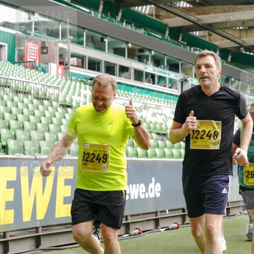 13.09.2026 - 21. swb-Marathon Bremen Michael Burmester http://msf.ph/oto/10478893 13.09.2026 10:40:44 Laufen im Stadion 10138, 10155, 10156, 10163, 10169, 10213, 10217, 10229, 10234, 10247, 10279, 10280, 10299, 10313, 10314, 10321, 10354, 10386, 10399, 10406, 10414, 10417, 10419, 10424, 10435, 10455, 10483, 10484, 10493, 10501, 10527, 10545, 10556, 10570, 10576, 10580, 10582, 10586, 10599, 10611, 10616, 10619, 10644, 10653, 10660, 10694, 10696, 10705, 10706, 10712, 10719, 10722, 10737, 10743, 10751, 10766, 10768, 10804, 10859, 11043, 11048 meine-sportfotos.de