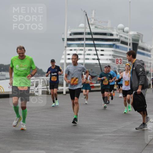 13.09.2026 - Kiel Lauf Andreas Tolksdorf http://msf.ph/oto/10478895 13.09.2026 11:52:13 Kiellinie 802, 34, 11328, 4978, 3 meine-sportfotos.de