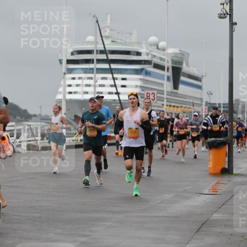 13.09.2026 - Kiel Lauf Andreas Tolksdorf http://msf.ph/oto/10478925 13.09.2026 11:52:15 Kiellinie 2015, 1130, 4978, 250, 3 meine-sportfotos.de