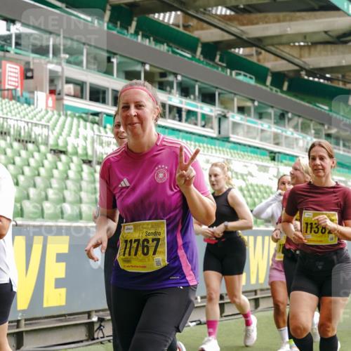 13.09.2026 - 21. swb-Marathon Bremen Michael Burmester http://msf.ph/oto/10478934 13.09.2026 10:40:46 Laufen im Stadion 10138, 10155, 10156, 10163, 10169, 10213, 10217, 10229, 10234, 10247, 10279, 10280, 10299, 10313, 10314, 10321, 10354, 10386, 10399, 10406, 10414, 10417, 10419, 10424, 10435, 10455, 10483, 10484, 10493, 10501, 10527, 10545, 10556, 10570, 10576, 10580, 10582, 10586, 10599, 10611, 10616, 10619, 10644, 10653, 10660, 10694, 10696, 10705, 10706, 10712, 10719, 10722, 10737, 10743, 10751, 10766, 10768, 10804, 10859, 11043, 11048 meine-sportfotos.de