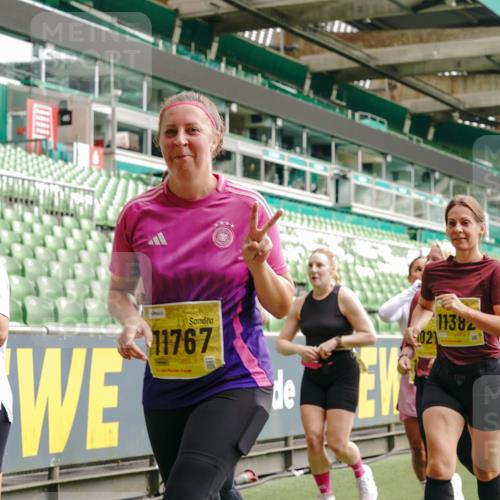 13.09.2026 - 21. swb-Marathon Bremen Michael Burmester http://msf.ph/oto/10478940 13.09.2026 10:40:46 Laufen im Stadion 10138, 10155, 10156, 10163, 10169, 10213, 10217, 10229, 10234, 10247, 10279, 10280, 10299, 10313, 10314, 10321, 10354, 10386, 10399, 10406, 10414, 10417, 10419, 10424, 10435, 10455, 10483, 10484, 10493, 10501, 10527, 10545, 10556, 10570, 10576, 10580, 10582, 10586, 10599, 10611, 10616, 10619, 10644, 10653, 10660, 10694, 10696, 10705, 10706, 10712, 10719, 10722, 10737, 10743, 10751, 10766, 10768, 10804, 10859, 11043, 11048 meine-sportfotos.de