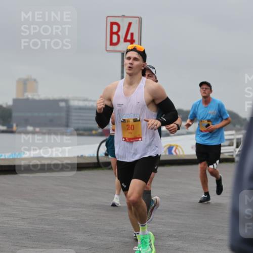 13.09.2026 - Kiel Lauf Andreas Tolksdorf http://msf.ph/oto/10478961 13.09.2026 11:52:19 Kiellinie 38, 328, 4, 20, 242 meine-sportfotos.de