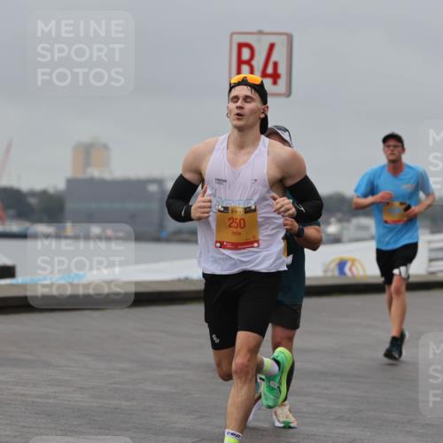 13.09.2026 - Kiel Lauf Andreas Tolksdorf http://msf.ph/oto/10478969 13.09.2026 11:52:19 Kiellinie 38, 328, 4, 250 meine-sportfotos.de