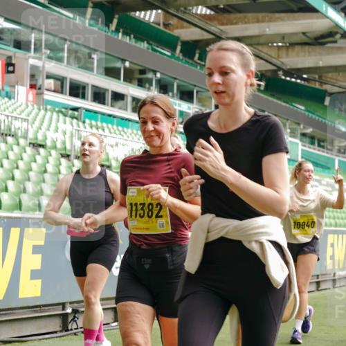 13.09.2026 - 21. swb-Marathon Bremen Michael Burmester http://msf.ph/oto/10478974 13.09.2026 10:40:47 Laufen im Stadion 10138, 10155, 10156, 10163, 10169, 10213, 10217, 10234, 10247, 10279, 10280, 10299, 10313, 10314, 10321, 10354, 10386, 10399, 10406, 10414, 10417, 10419, 10424, 10435, 10455, 10483, 10484, 10493, 10501, 10527, 10545, 10556, 10570, 10576, 10580, 10582, 10586, 10599, 10611, 10616, 10644, 10653, 10660, 10694, 10696, 10705, 10706, 10712, 10719, 10722, 10737, 10743, 10751, 10766, 10768, 10804, 10859, 11043, 11048 meine-sportfotos.de