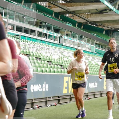 13.09.2026 - 21. swb-Marathon Bremen Michael Burmester http://msf.ph/oto/10478981 13.09.2026 10:40:48 Laufen im Stadion 10138, 10155, 10156, 10163, 10169, 10213, 10217, 10234, 10247, 10279, 10280, 10299, 10313, 10314, 10321, 10354, 10386, 10399, 10406, 10414, 10417, 10419, 10424, 10435, 10455, 10483, 10484, 10493, 10501, 10527, 10545, 10556, 10570, 10576, 10580, 10582, 10586, 10599, 10611, 10616, 10644, 10653, 10660, 10694, 10696, 10705, 10706, 10712, 10719, 10722, 10737, 10743, 10751, 10766, 10768, 10776, 10804, 10859, 11043, 11048 meine-sportfotos.de