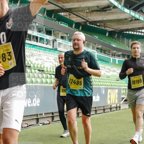 13.09.2026 - 21. swb-Marathon Bremen Michael Burmester http://msf.ph/oto/10479048 13.09.2026 10:40:50 Laufen im Stadion 10138, 10155, 10156, 10163, 10169, 10213, 10234, 10247, 10279, 10280, 10299, 10313, 10314, 10321, 10354, 10386, 10399, 10406, 10414, 10417, 10419, 10424, 10435, 10455, 10483, 10484, 10493, 10501, 10527, 10545, 10556, 10570, 10576, 10580, 10582, 10586, 10599, 10611, 10616, 10644, 10653, 10660, 10694, 10696, 10705, 10706, 10712, 10719, 10722, 10737, 10743, 10751, 10766, 10768, 10776, 10804, 10859, 11043, 11048 meine-sportfotos.de